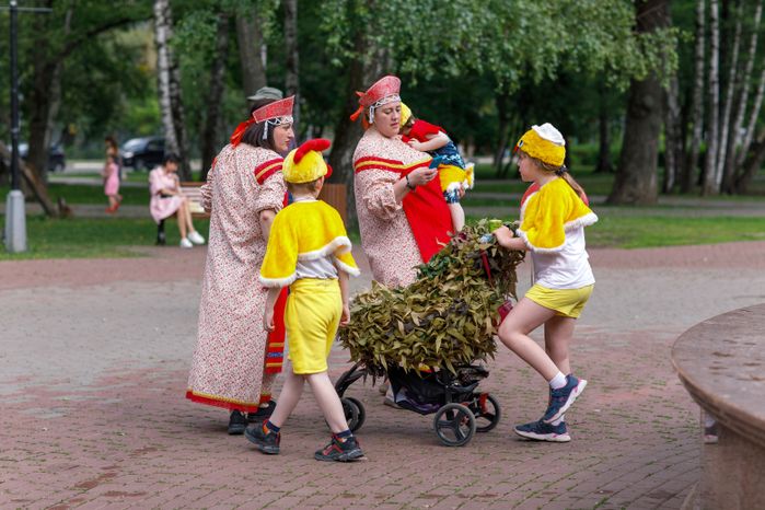 Парад колясок в сквере "Юбилейный" в Химках