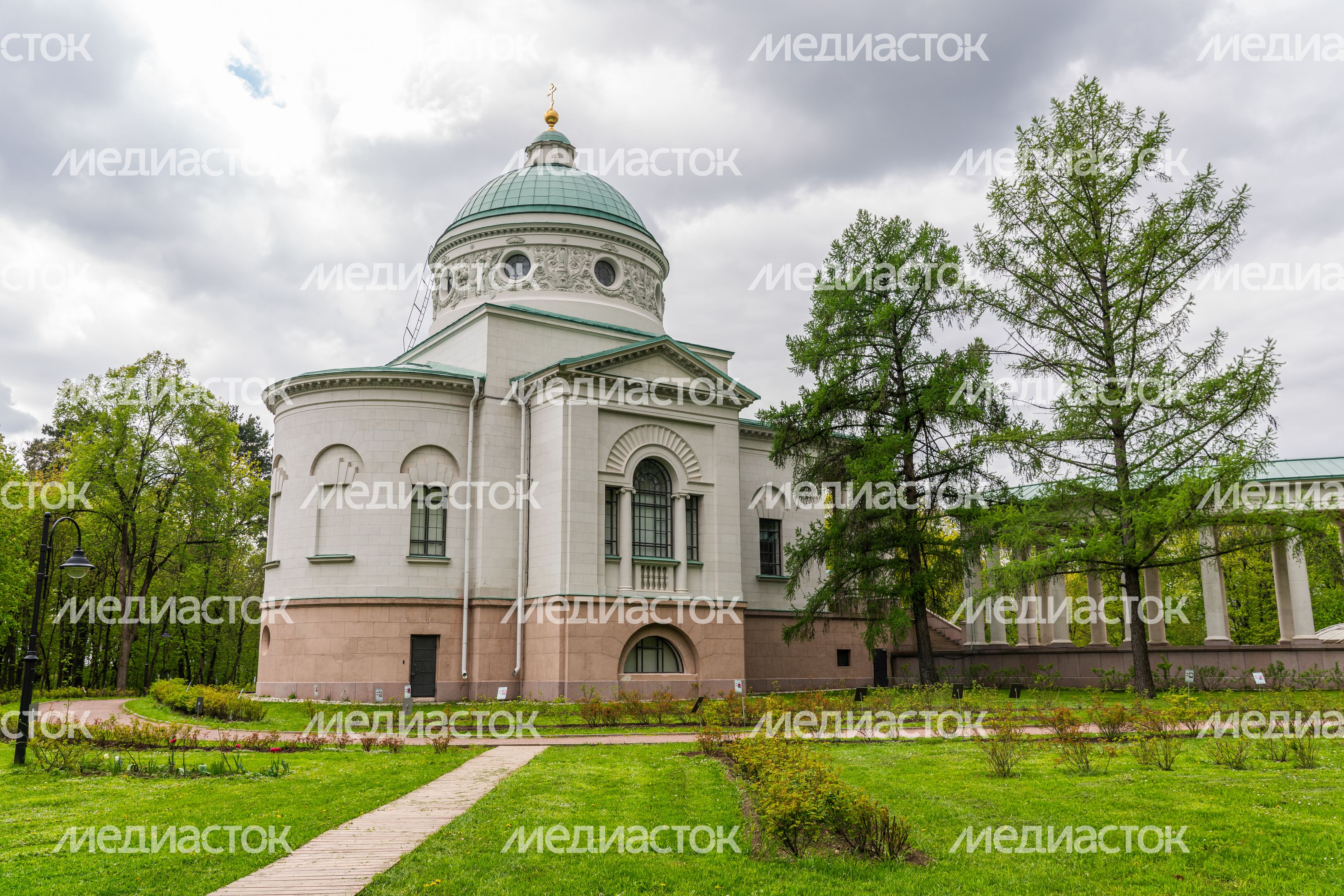 Усыпальница семьи Юсуповых в усадьбе Архангельское Усыпальница семьи Юсуповых в усадьбе Архангельское
