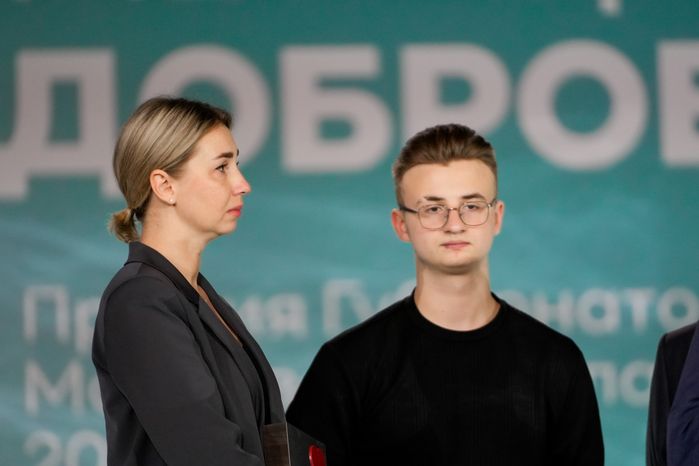 Андрей Воробьев наградил лауреатов премии "Мы рядом. Доброе дело"