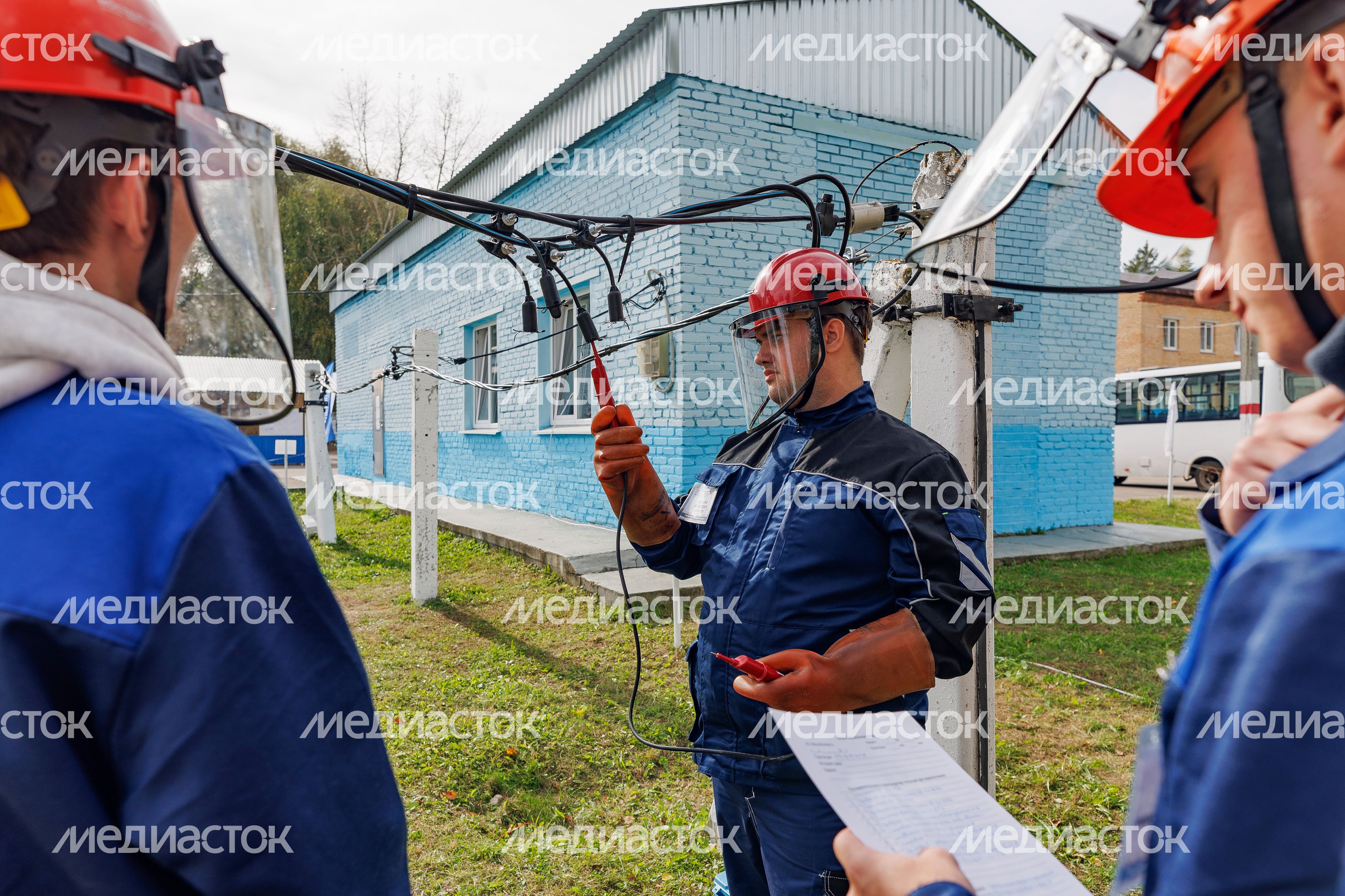 Соревнования профессионального мастерства среди студентов-энергетиков на учебном полигоне «Мособлэнерго» в Ликино-Дулево Соревнования профессионального мастерства среди студентов-энергетиков на учебном полигоне «Мособлэнерго» в Ликино-Дулево