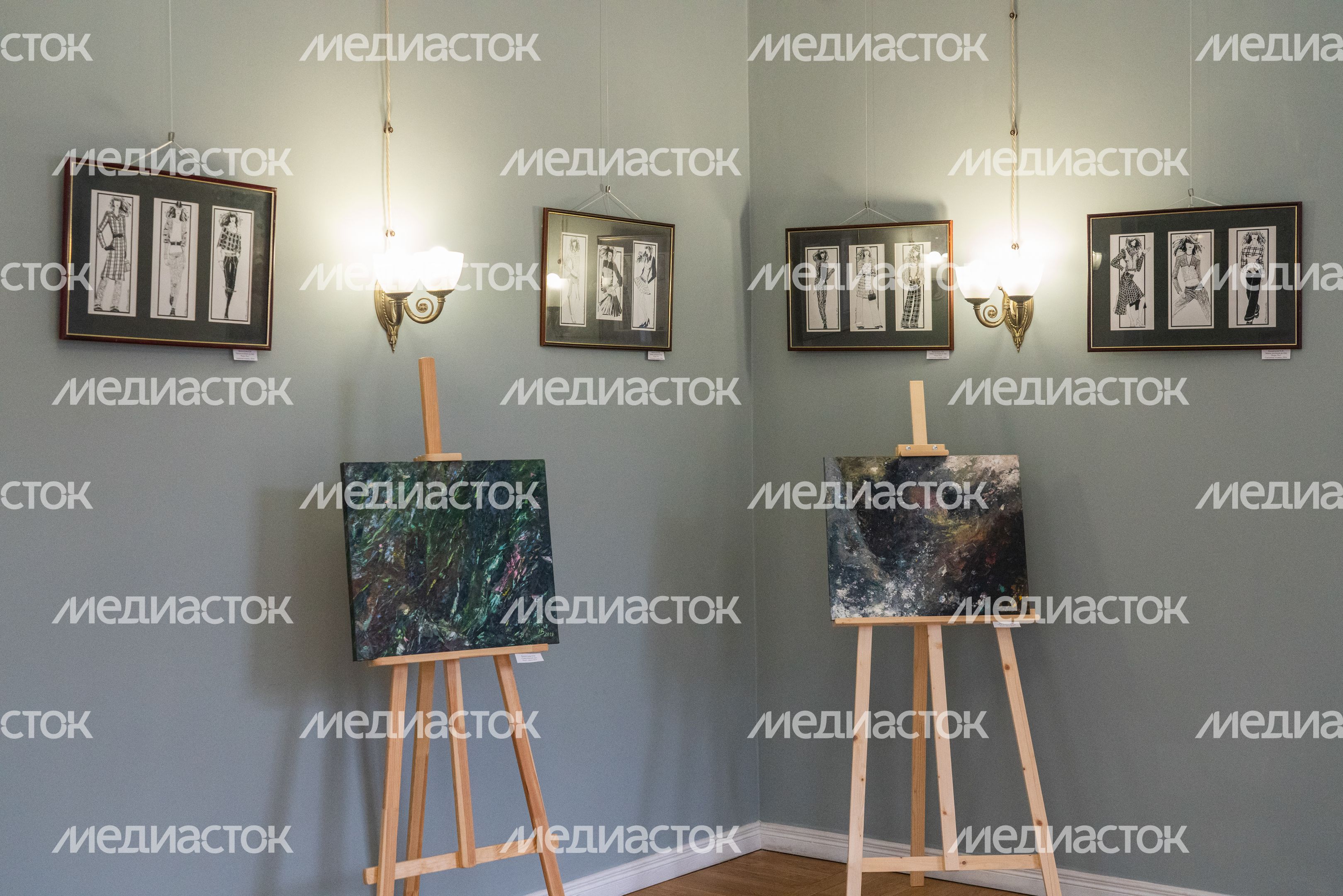 Выставка Н. Вахмистровой «Модный эскиз. Линия и цвет» в Усадьбе Знаменское-Губайлово Выставка Н. Вахмистровой «Модный эскиз. Линия и цвет» в Усадьбе Знаменское-Губайлово
