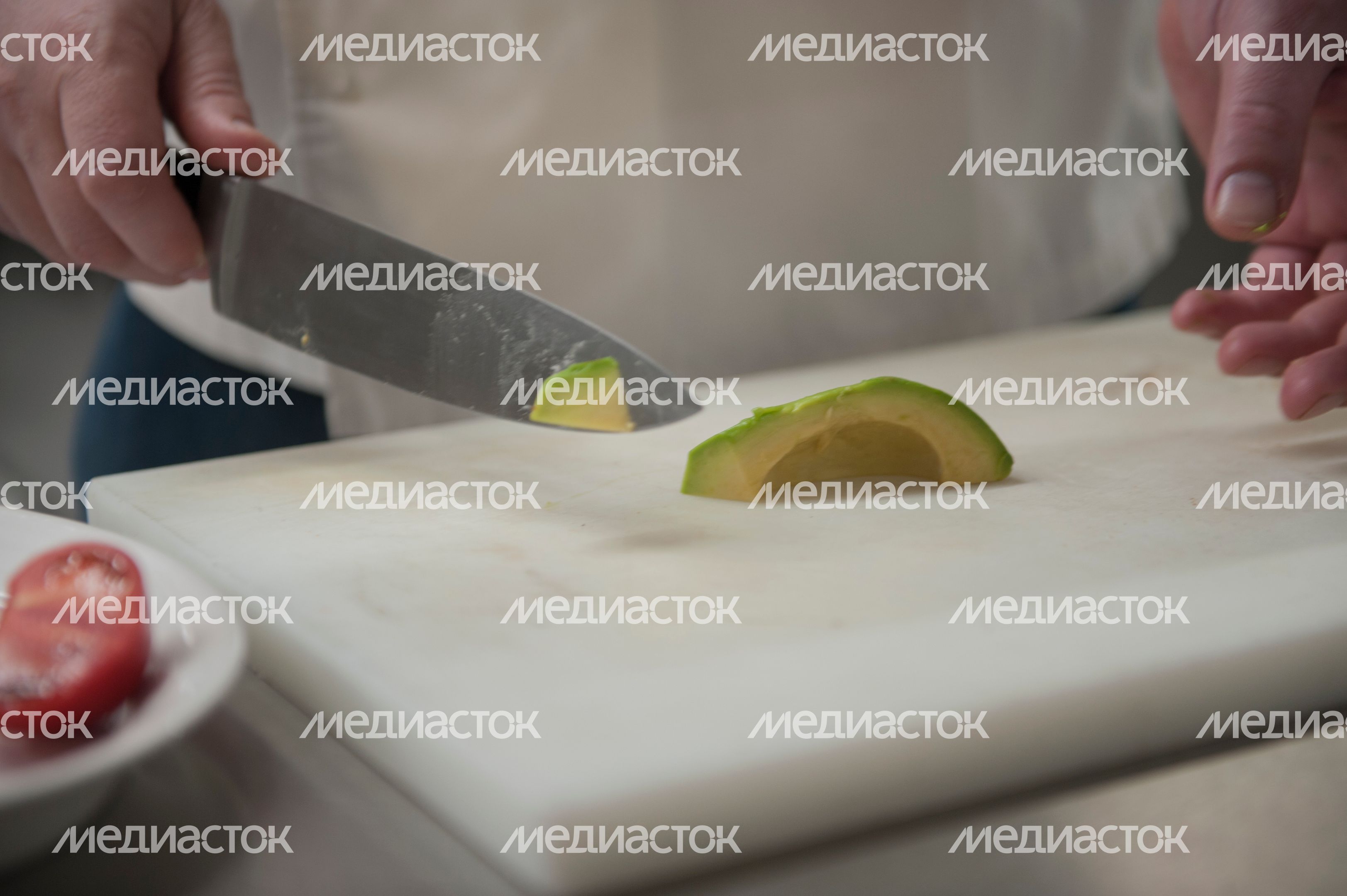 Приготовление чиабатты с хумусом и овощами Приготовление чиабатты с хумусом и овощами