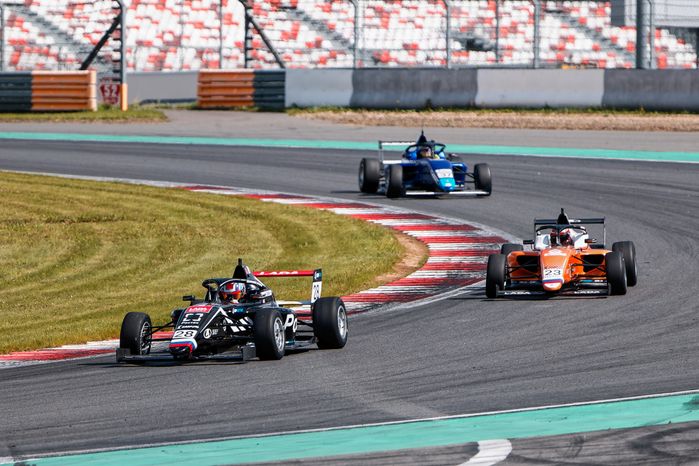 VI этап российской серии кольцевых гонок на автодроме Moscow Raceway