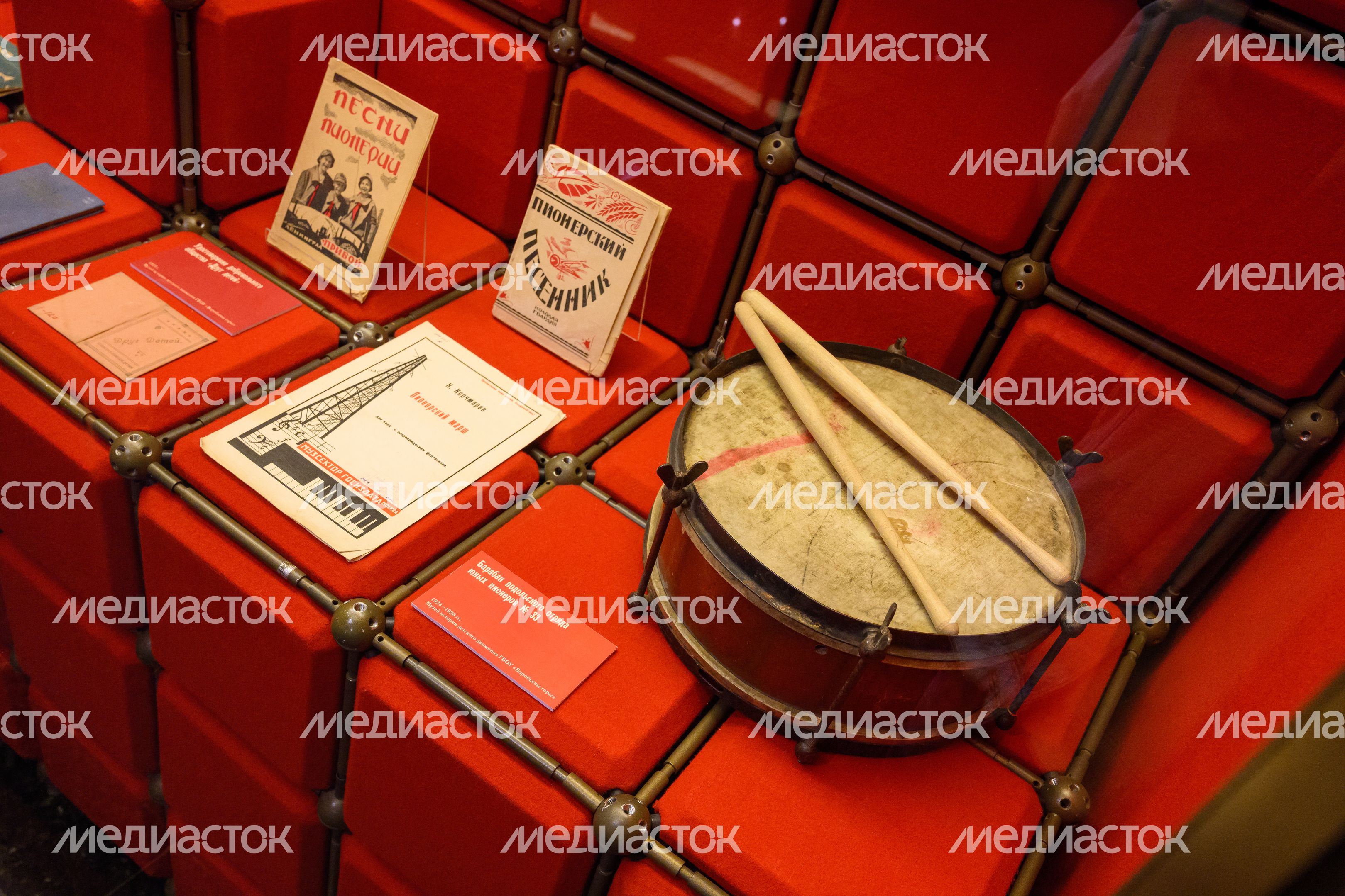 Выставка о советском образовании «Новый человек» в музее-заповеднике «Горки Ленинские» Выставка о советском образовании «Новый человек» в музее-заповеднике «Горки Ленинские»