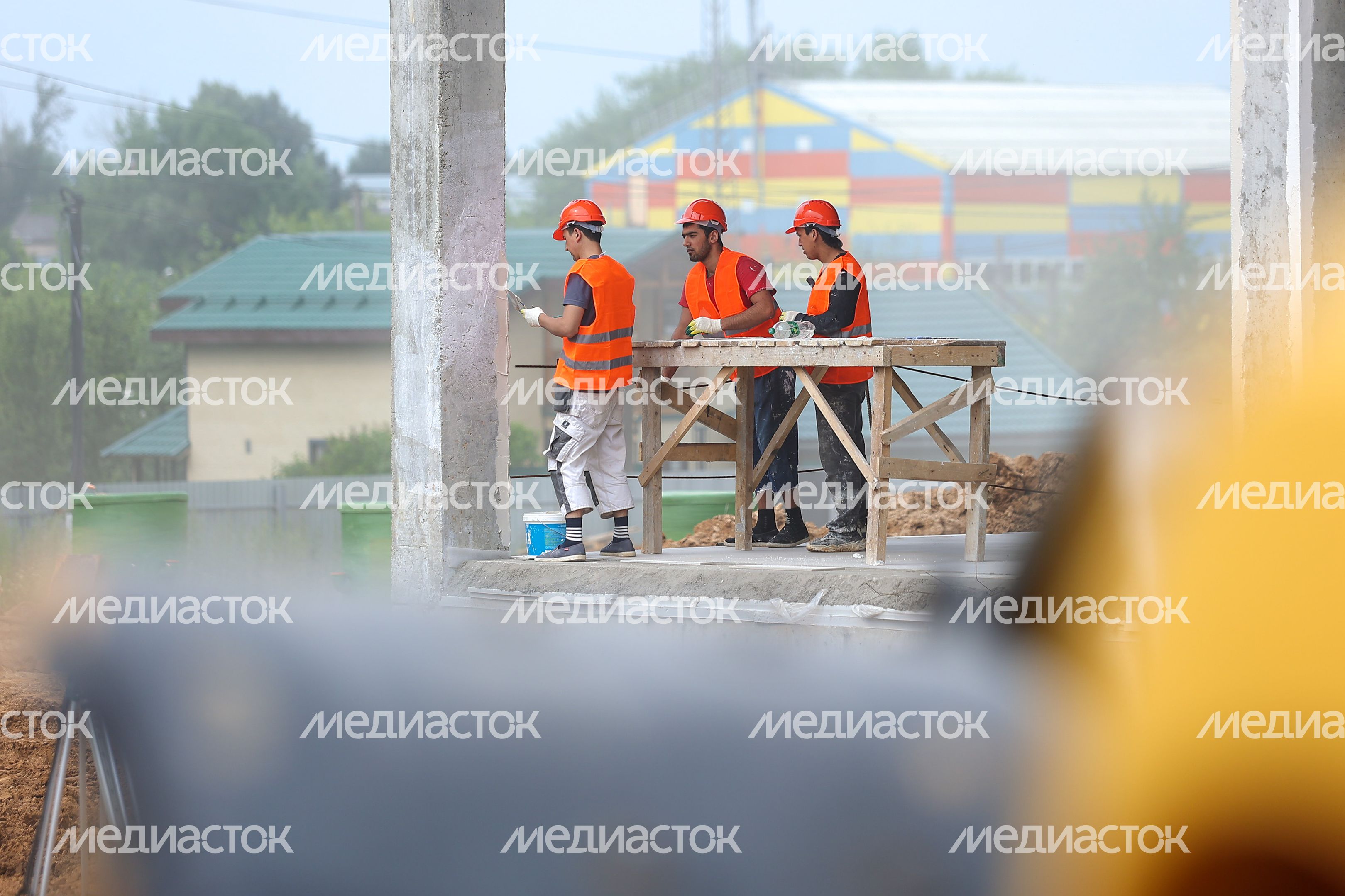 Проверка хода строительства спортшколы олимпийского резерва в Можайске Губернатором Подмосковья