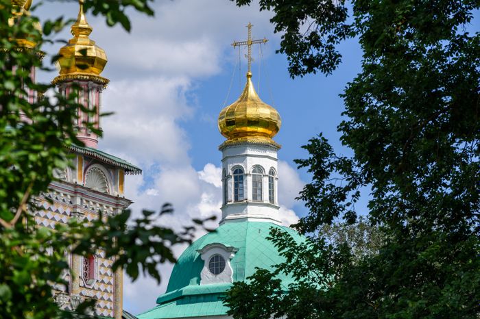Солнечная Свято-Троицкая Сергиева лавра
