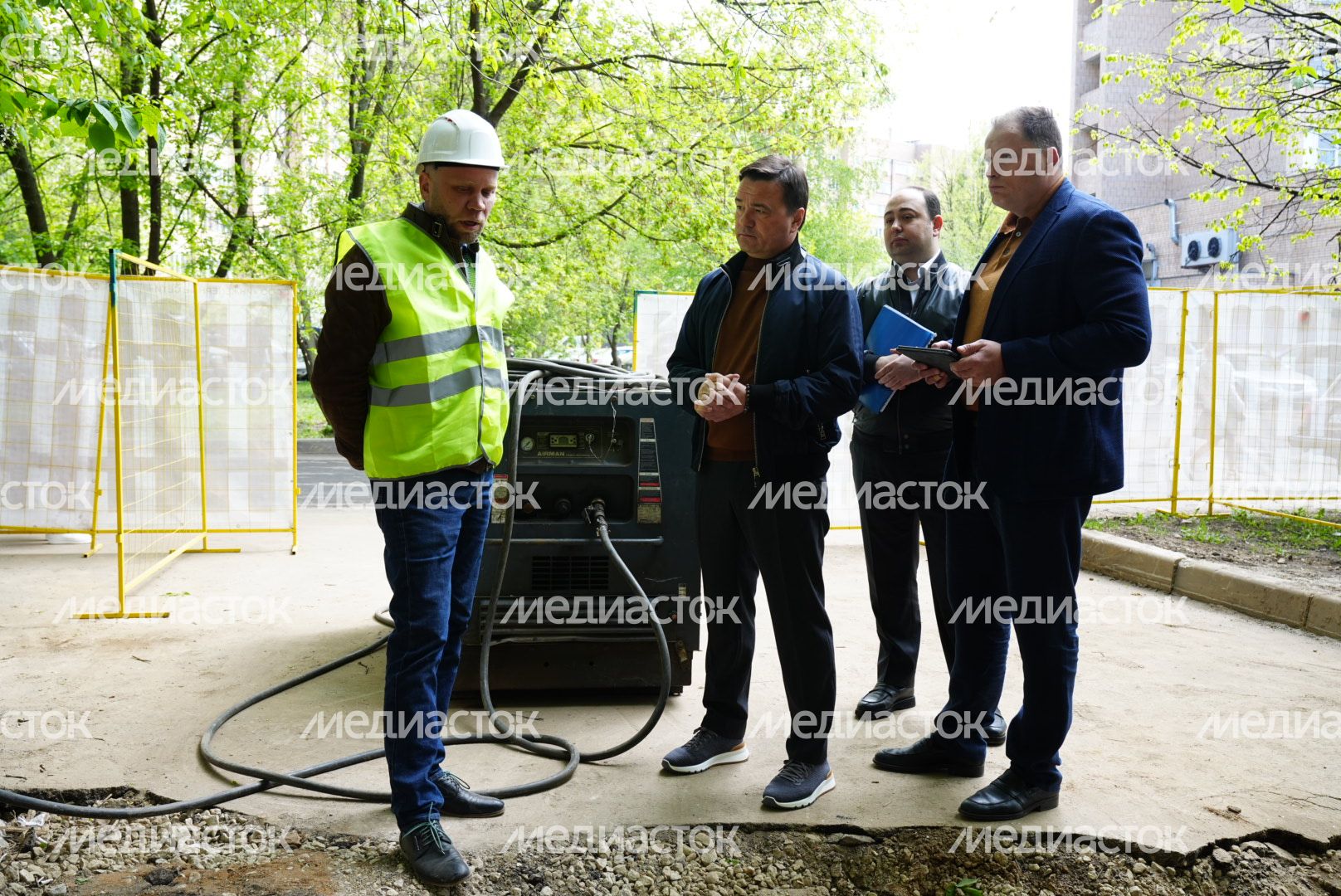 Проверка губернатором ремонта теплосетей в Химках