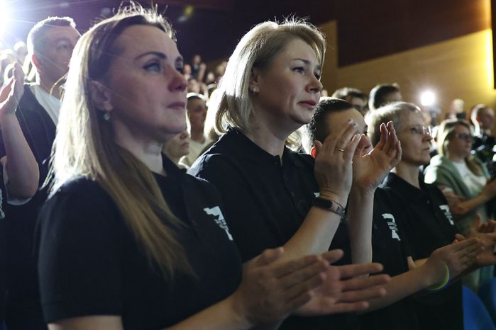 Лауреатами премии "Мы рядом. Доброе дело" стали 70 человек