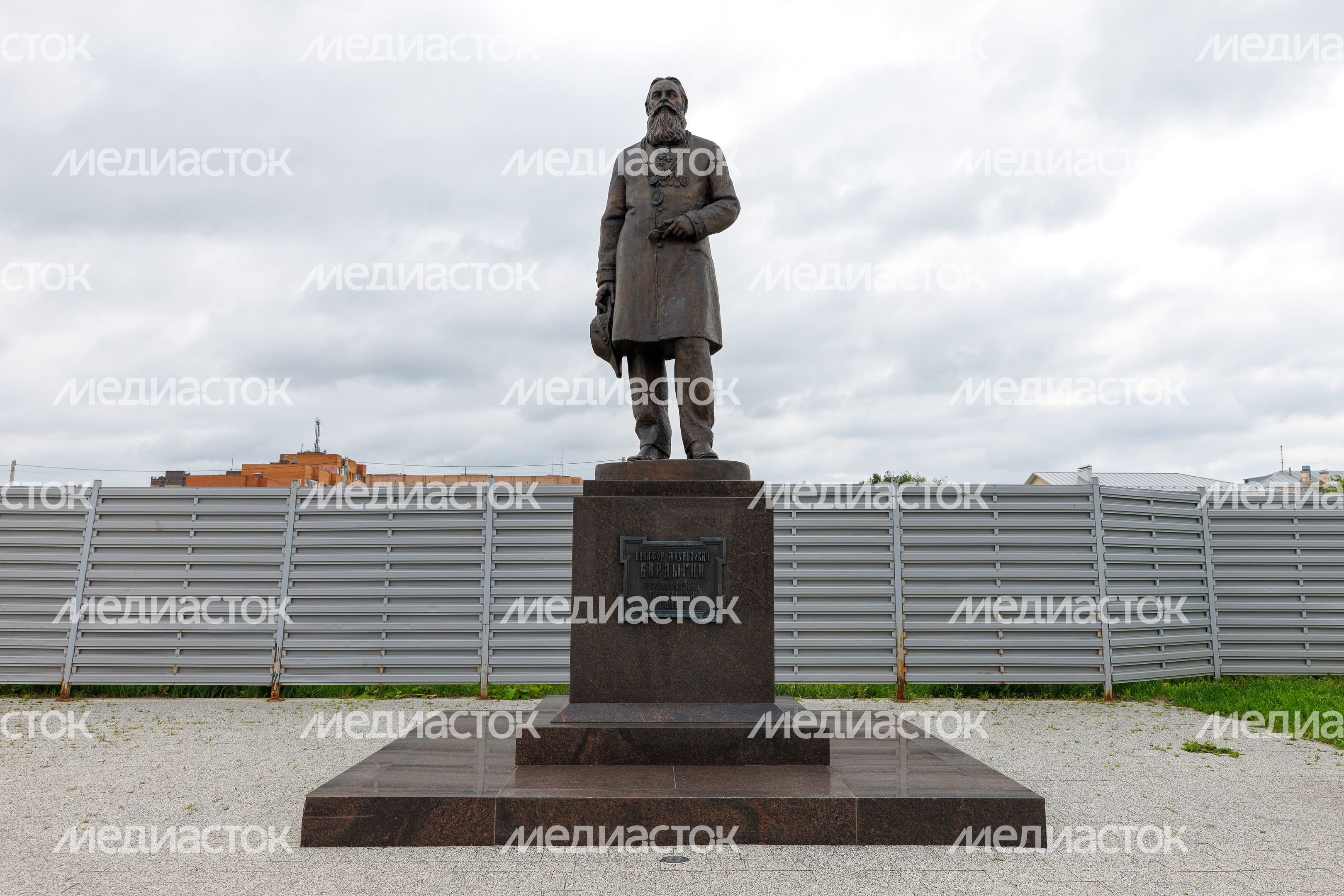 Памятник Никифору Михайловичу Бадрыгину на площади Александра Невского в Егорьевске Памятник Никифору Михайловичу Бадрыгину на площади Александра Невского в Егорьевске