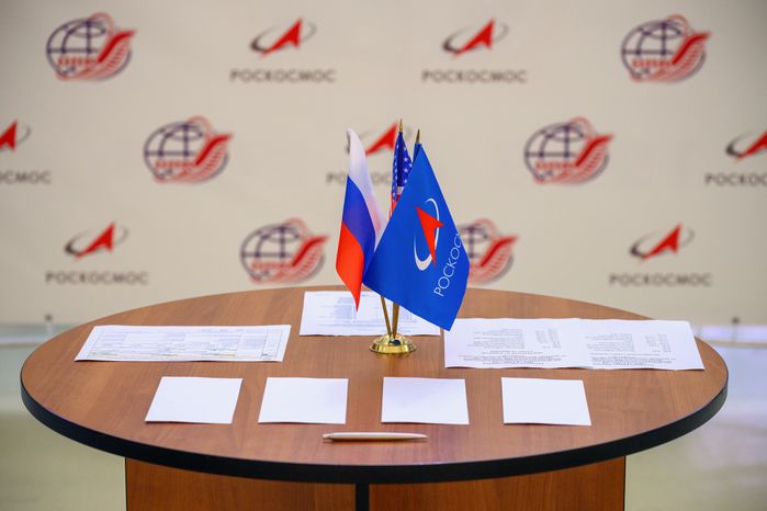 Экзаменационные билеты основного экипажа космонавтов МКС-74 в Звездном городке