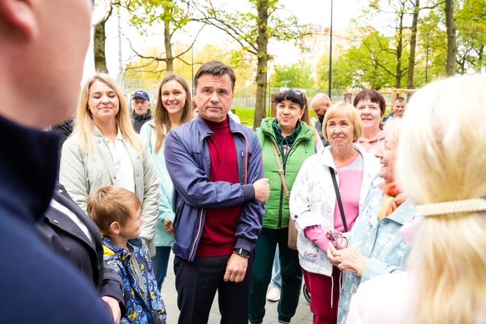 Андрей Воробьев проверил благоустройство лесопарка "Дубрава"