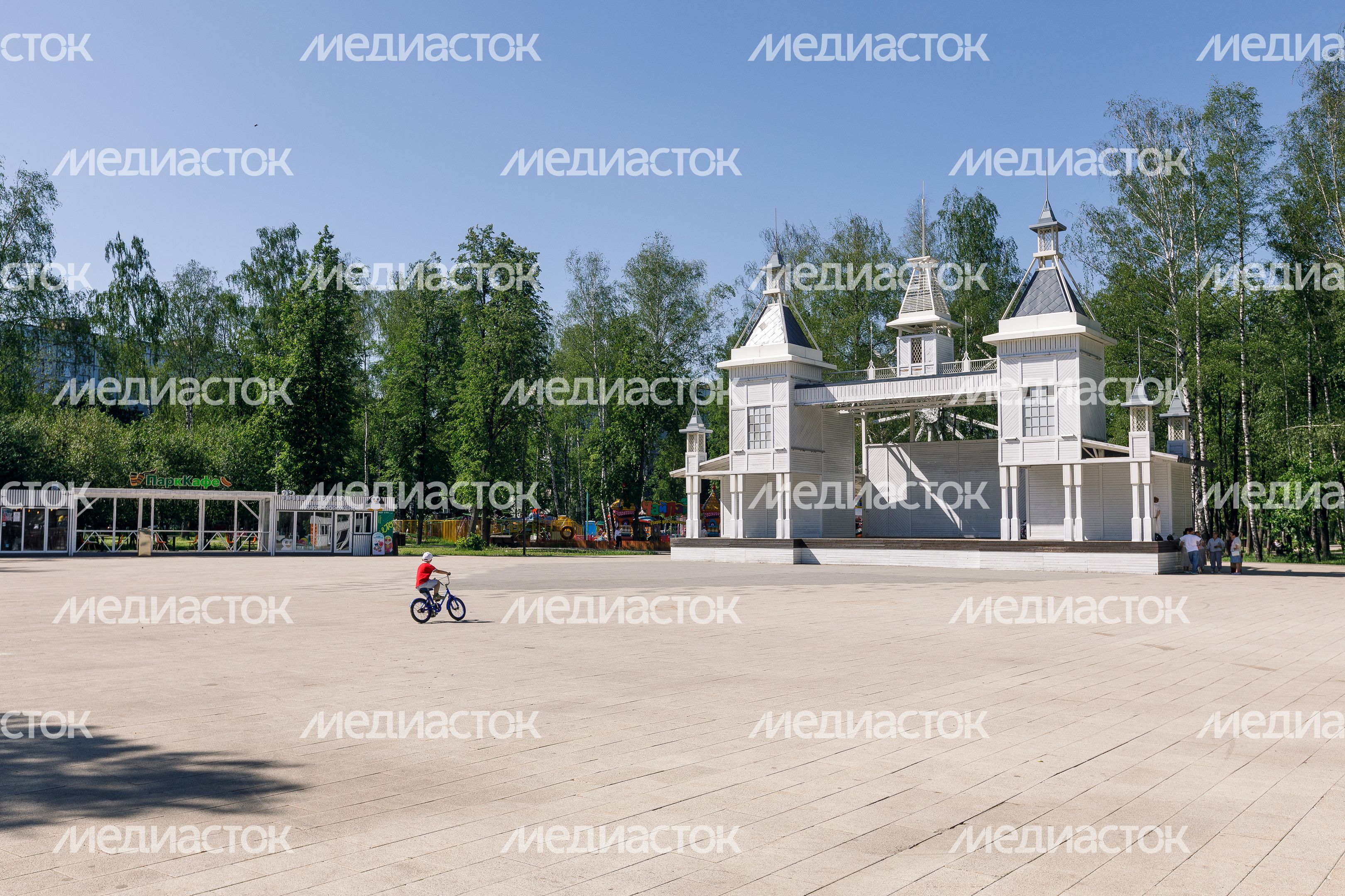 Летний театр в центральном парке культуры и отдыха «Пушкинский» в Пушкино