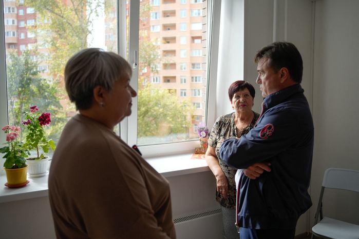 Андрей Воробьев поздравил с новосельем жителей нового МКД в Лыткарино