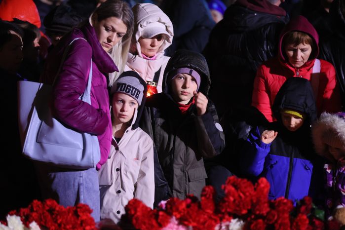 Акция памяти "Журавли" прошла на девятый день после теракта в "Крокус Сити Холле"