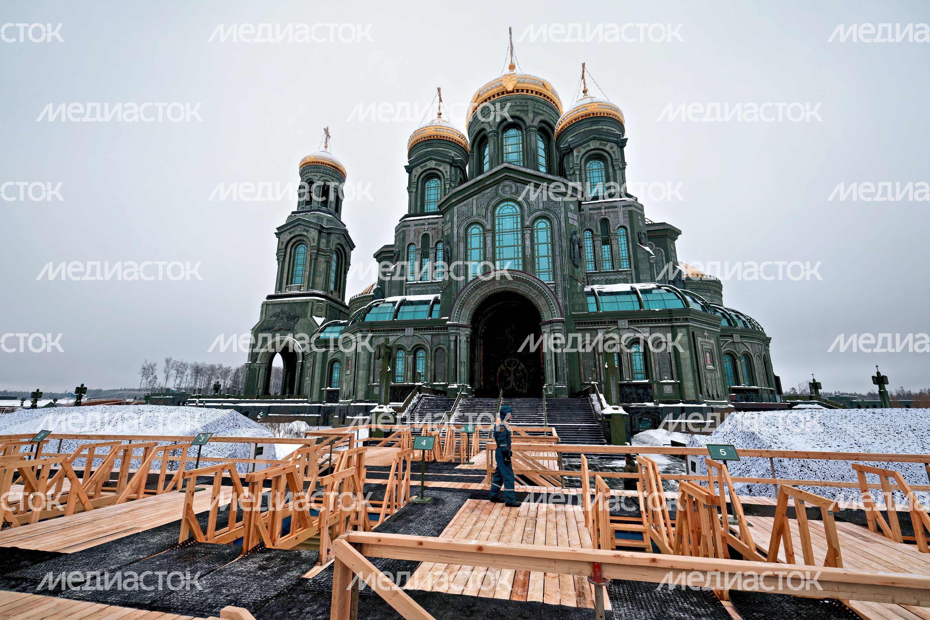 Крещенские купания в Главном храме ВС РФ в Кубинке Одинцовского округа Крещенские купания в Главном храме ВС РФ в Кубинке Одинцовского округа