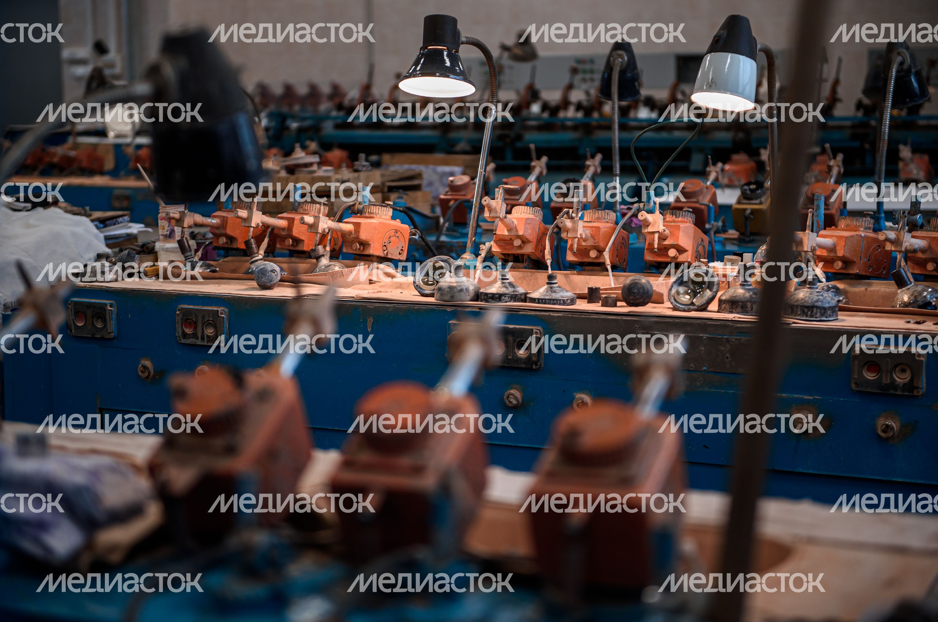 Рабочие моменты завода «Зенит»