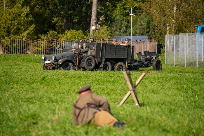 Идет бой в военно-исторической реконструкции Битвы за Москву