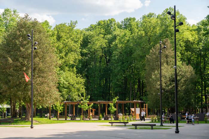 Центральный парк имени В.В. Воровского весной в Наро-Фоминске
