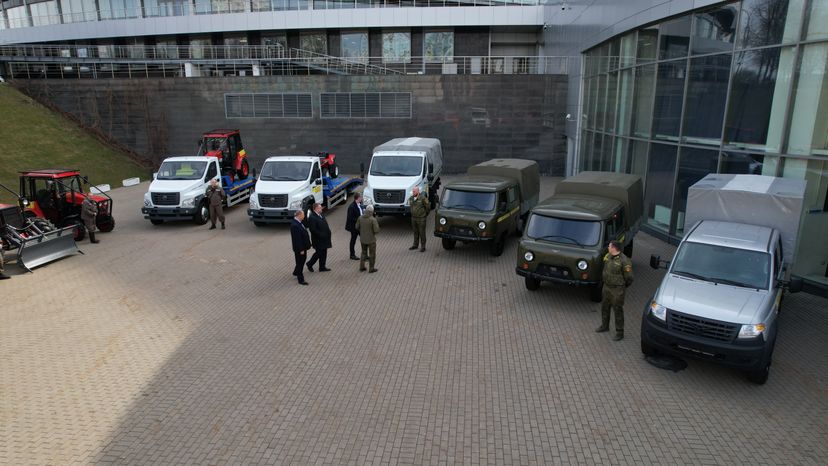 Передача специализированной лесотехники лесничествам Подмосковья