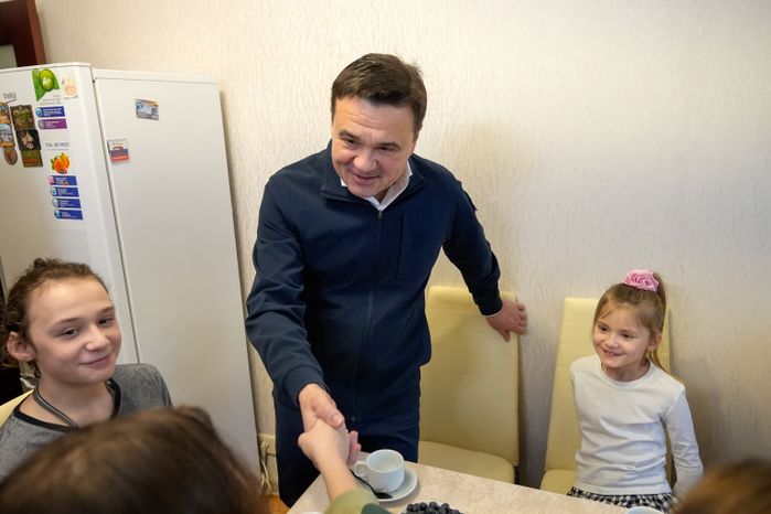 Андрей Воробьев навестил семью погибшего на СВО бойца