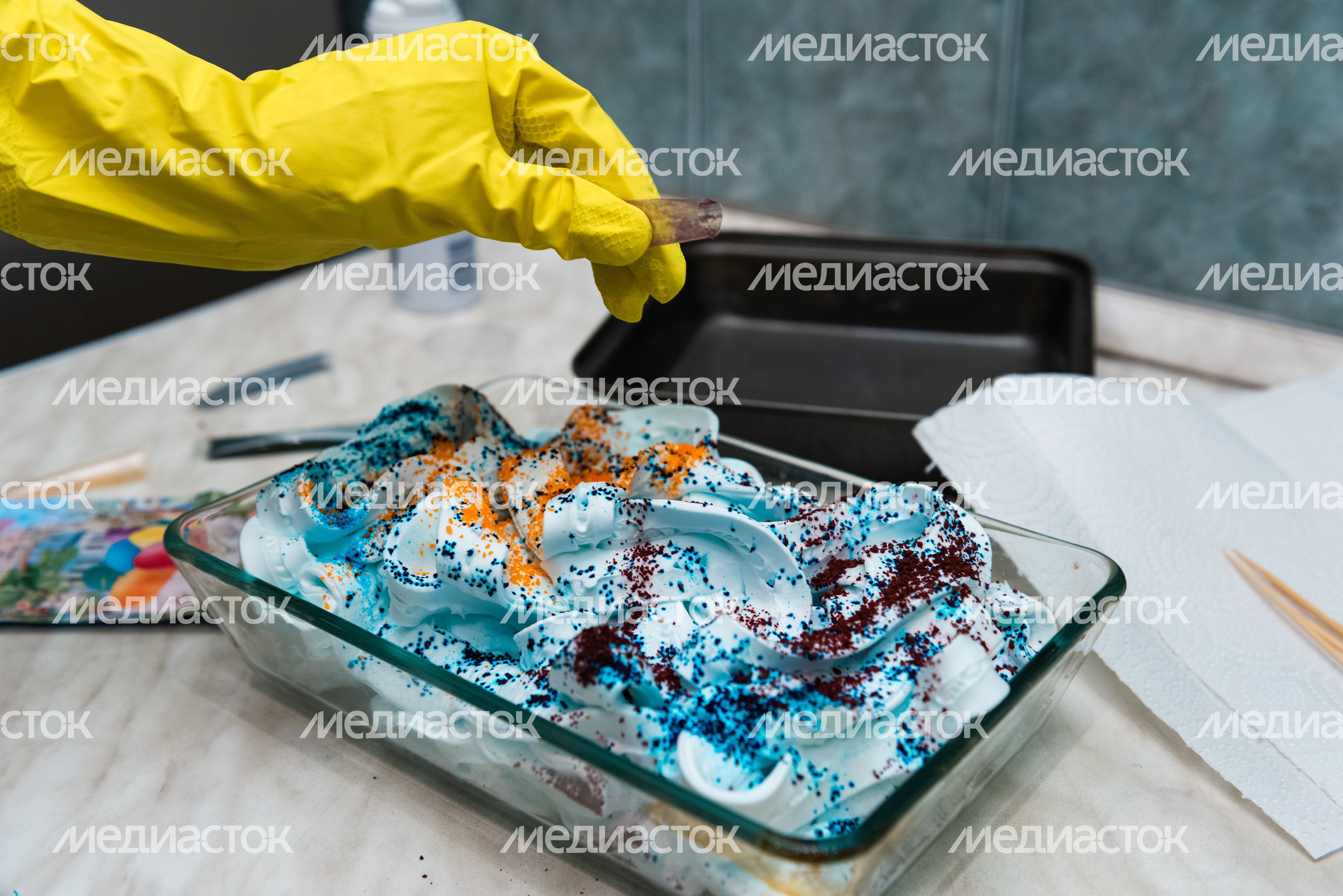 Эксперимент РИАМО по окраске яиц к Пасхе