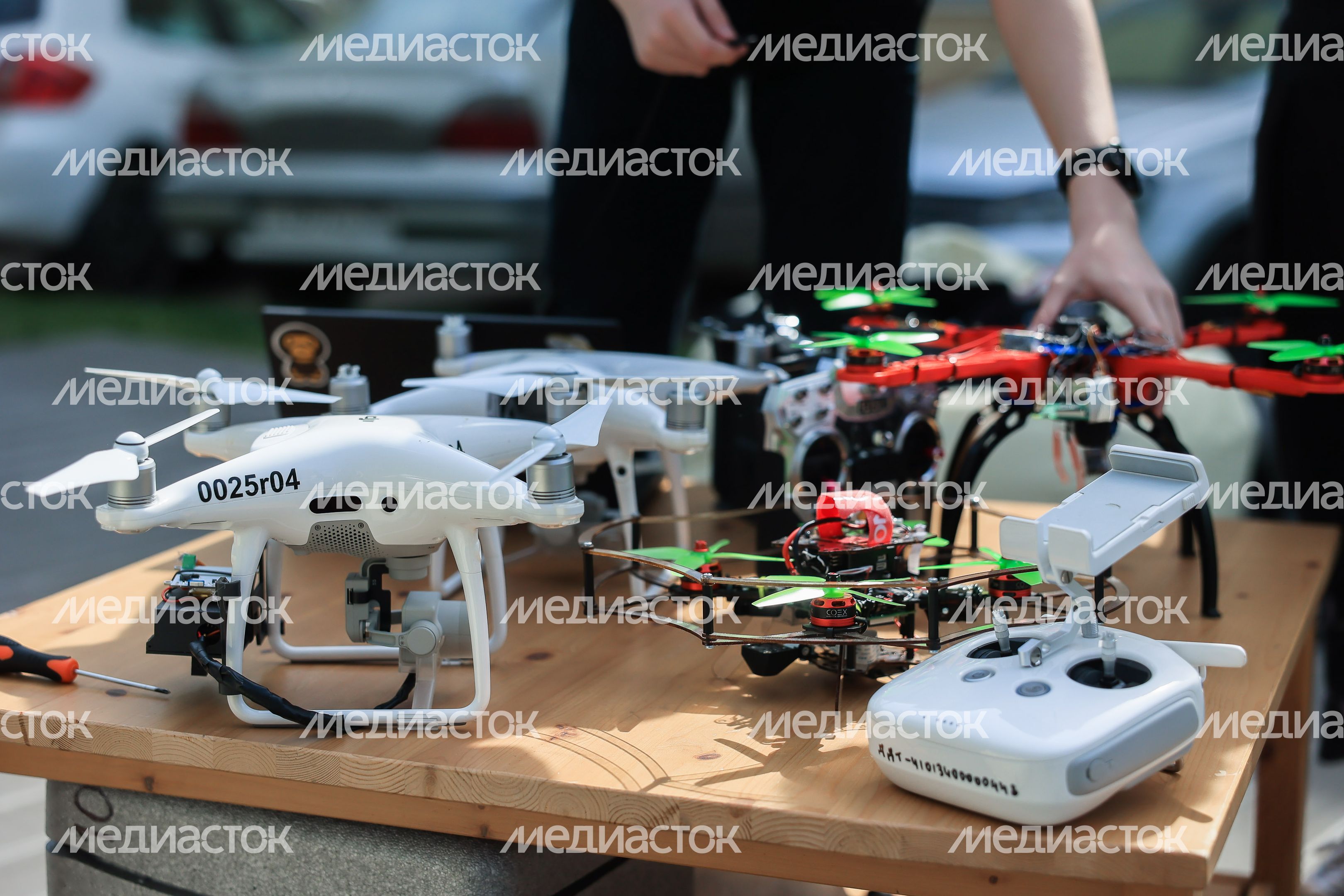 Представление учащимися «Изобретариума» своих разработок Губернатору Подмосковья
