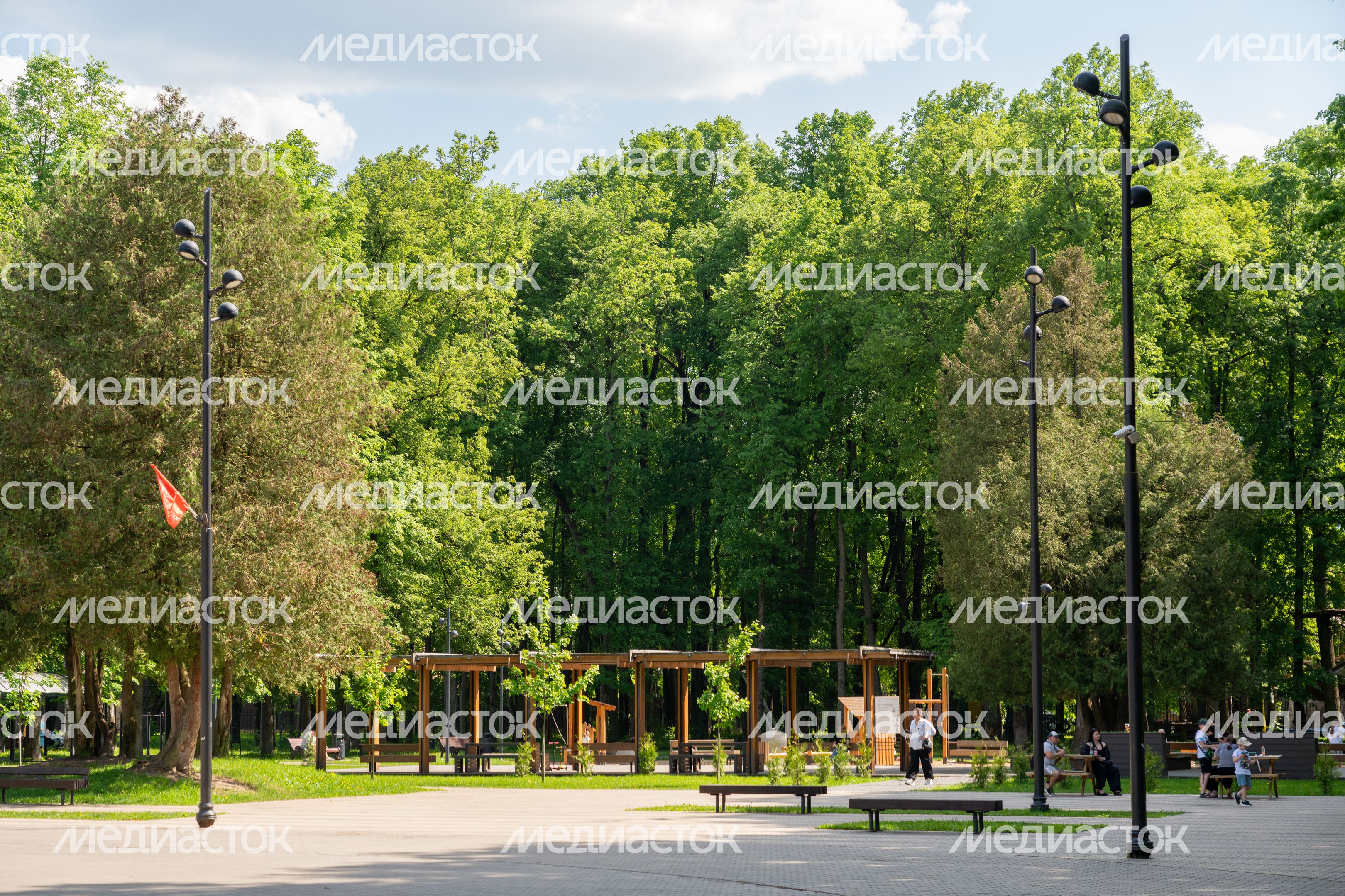 Центральный парк имени В.В. Воровского весной в Наро-Фоминске
