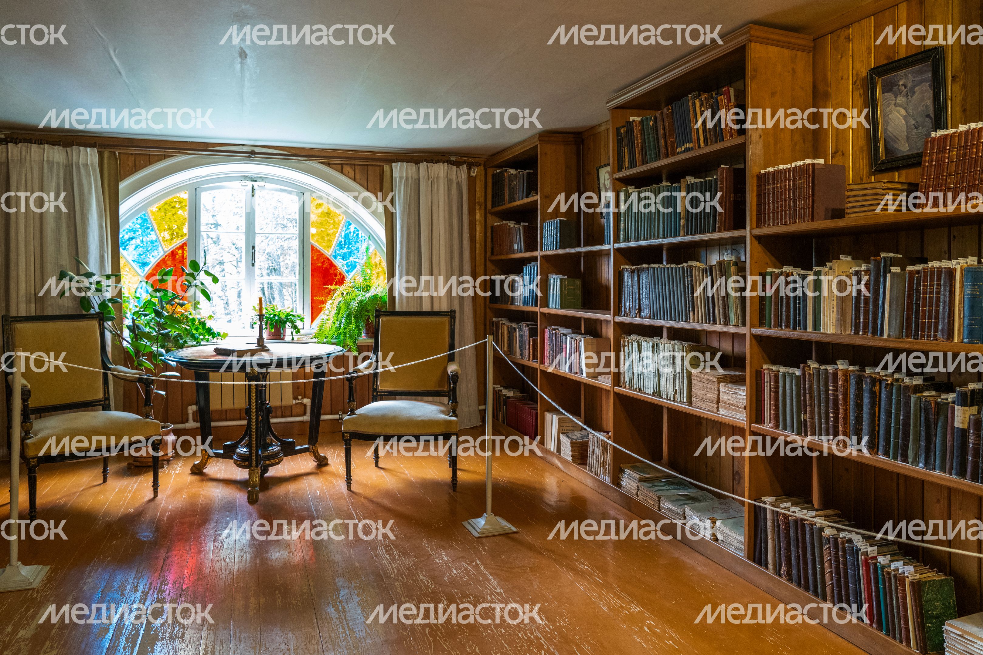 Библиотека в усадьбе Шахматово в Клину – место вдохновения поэта А. Блока Библиотека в усадьбе Шахматово в Клину – место вдохновения поэта А. Блока