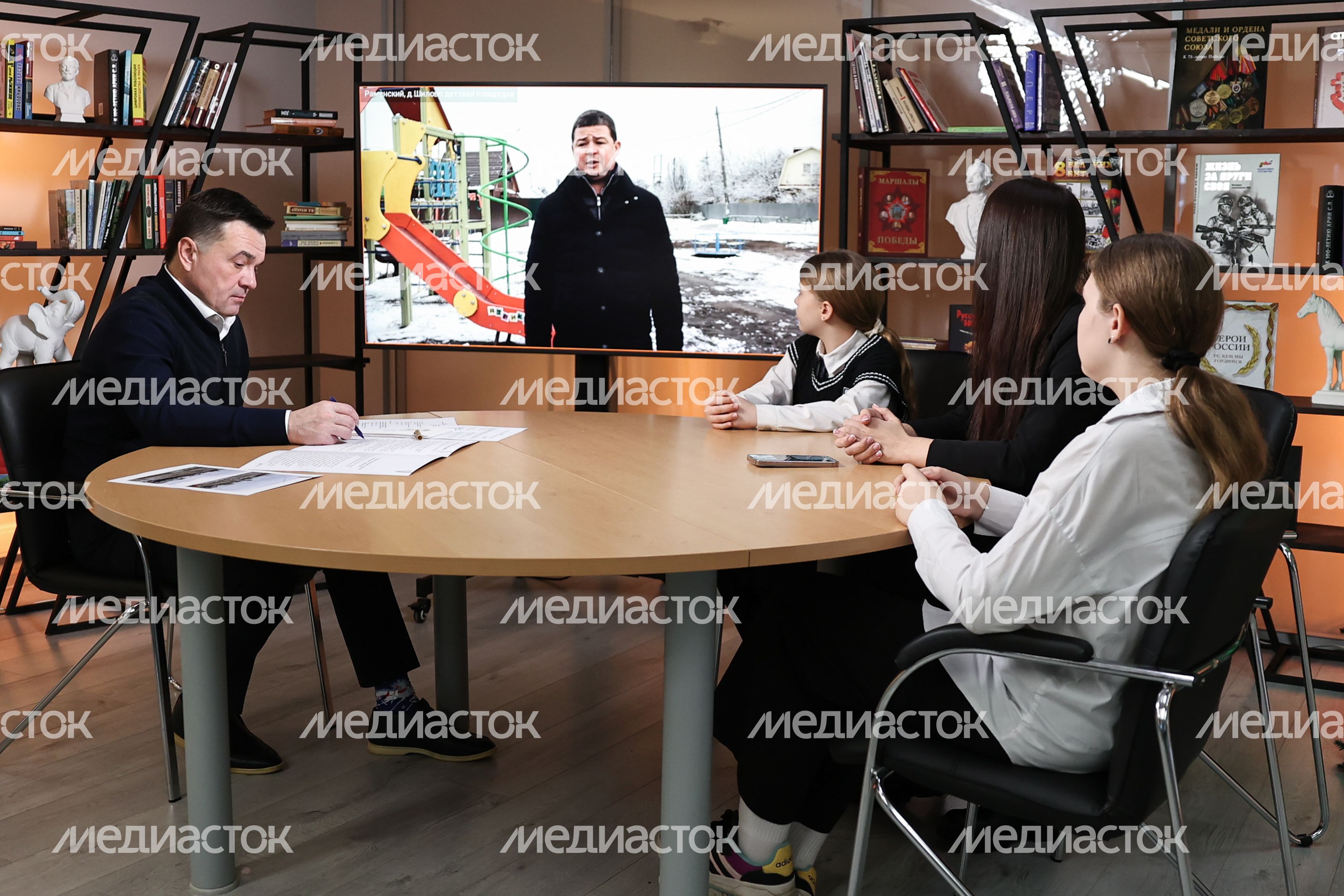 Андрей Воробьев встретился с жителями деревни Шилово Раменского гоодского округа Андрей Воробьев встретился с жителями деревни Шилово Раменского гоодского округа