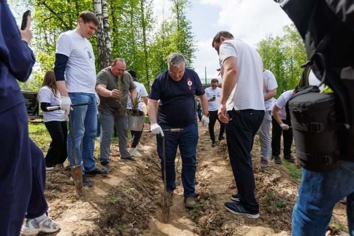 Кирилл Григорьев с командой принял участие во Всероссийской акции «Сад памяти»