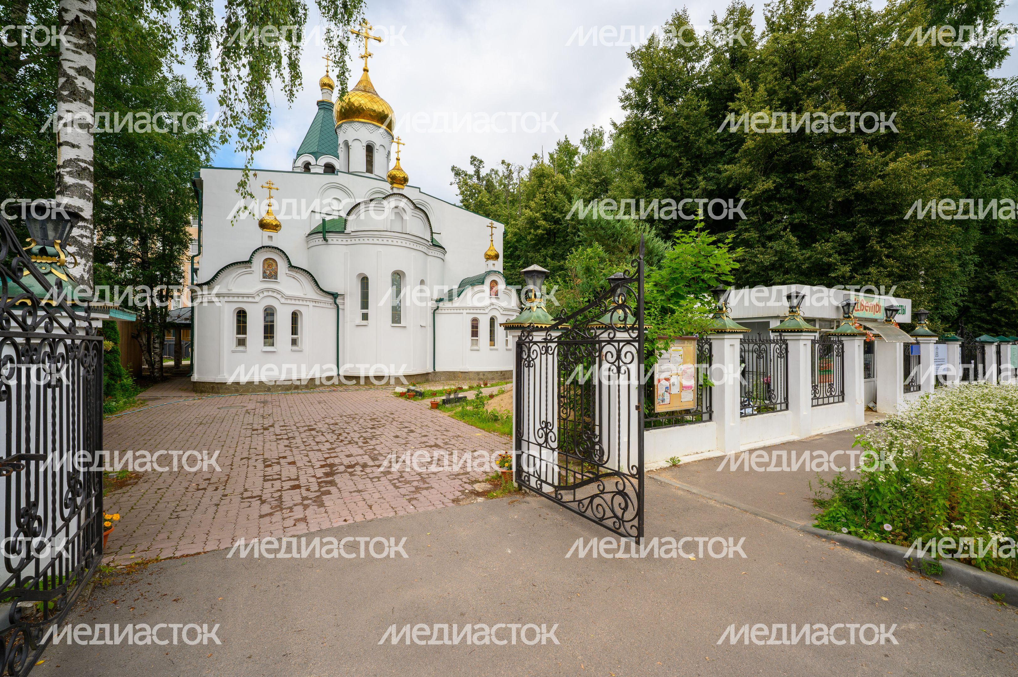 Храм Пантелеймона Целителя на территории Центральной районной больницы в Пушкино