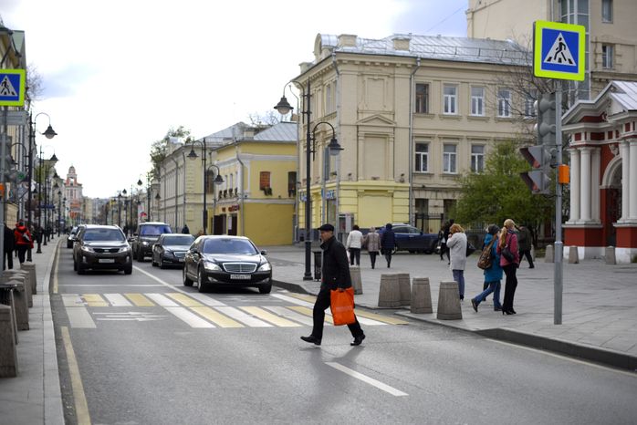 Двойной пешеходный переход на Пятницкой улице в Москве