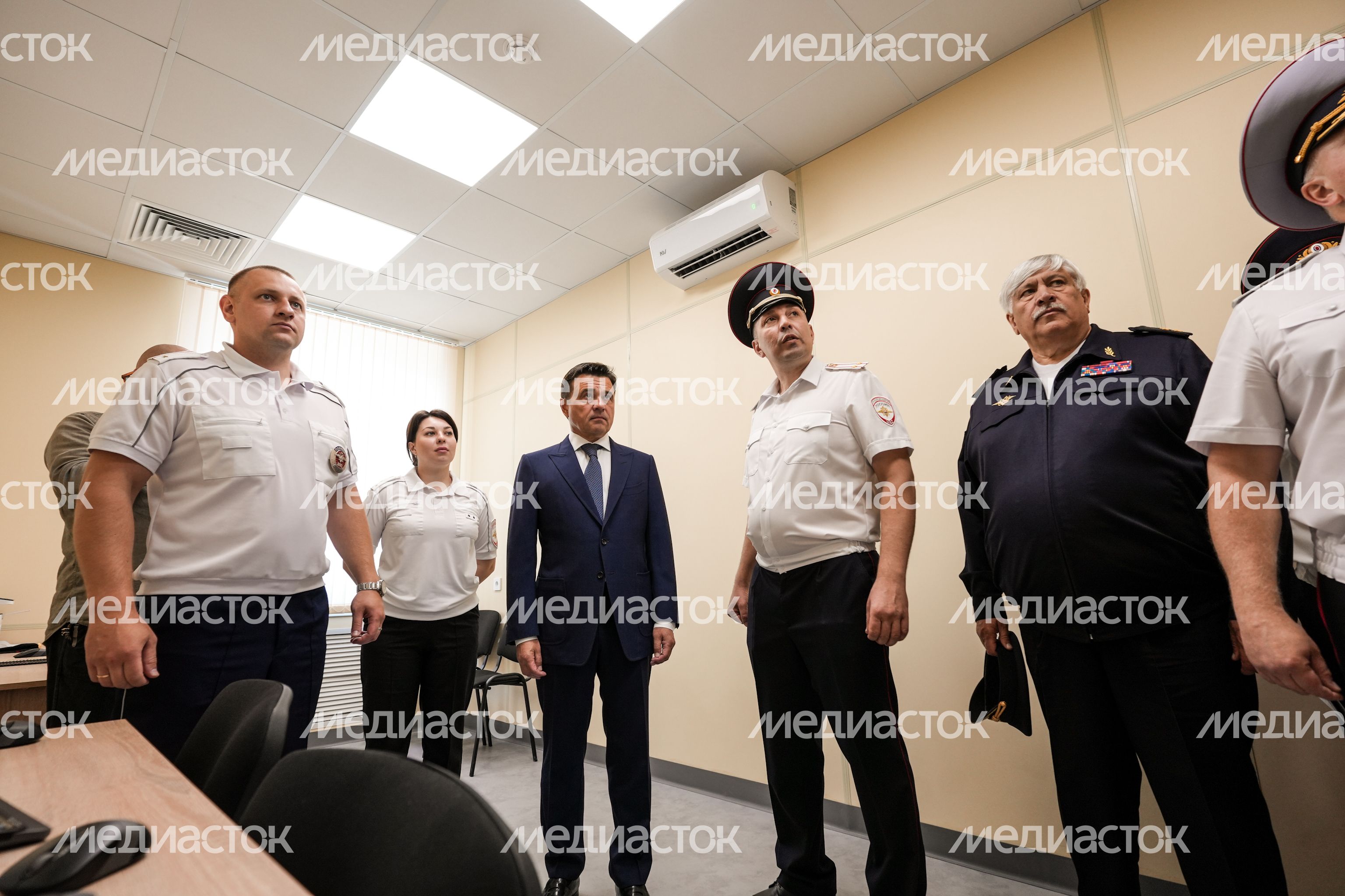 Андрей Воробьев поздравил сотрудников ГИБДД с профессиональным праздником