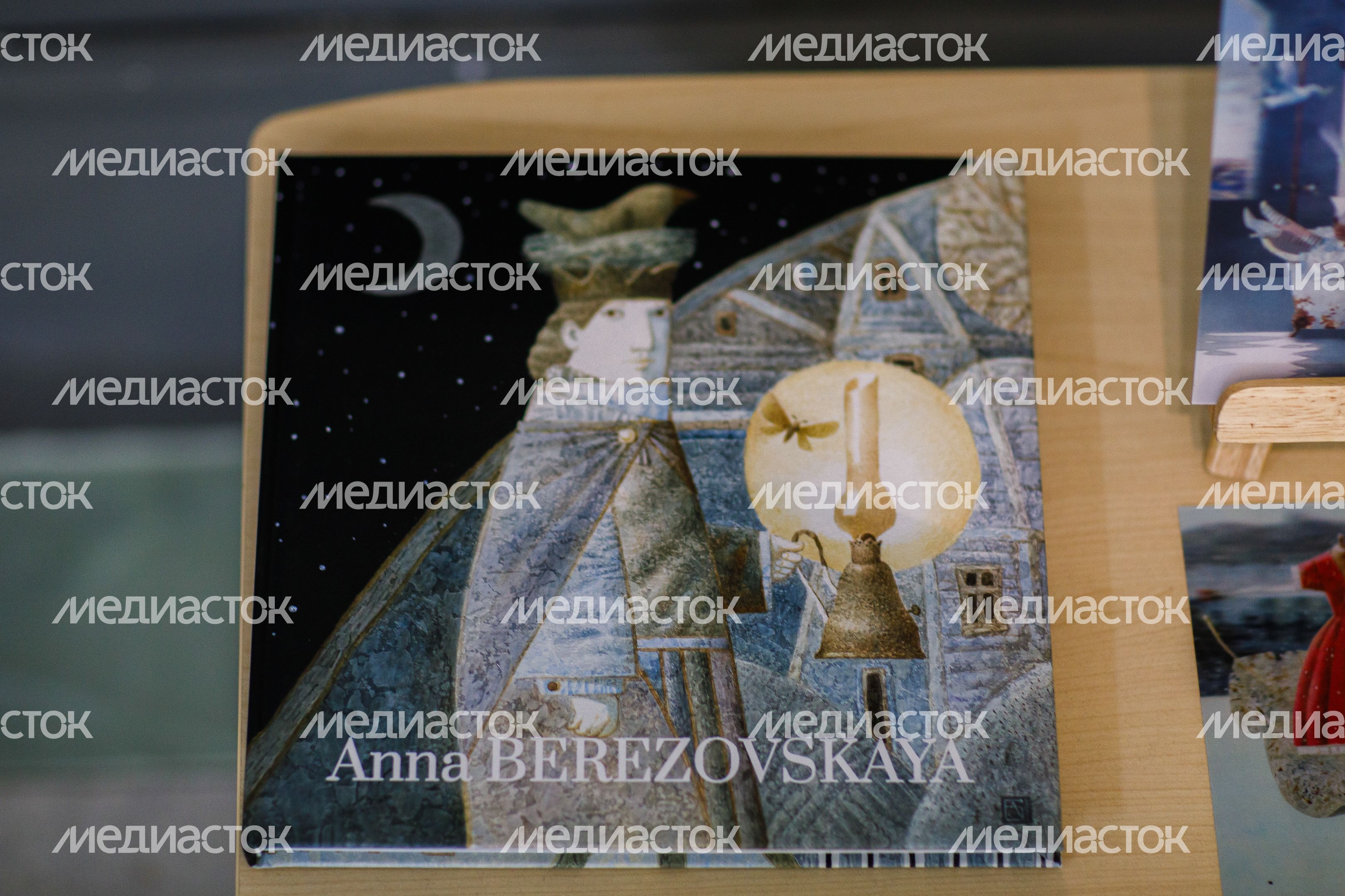 Выставка графики «Сны весны» Анны Березовской в Дмитровском кремле