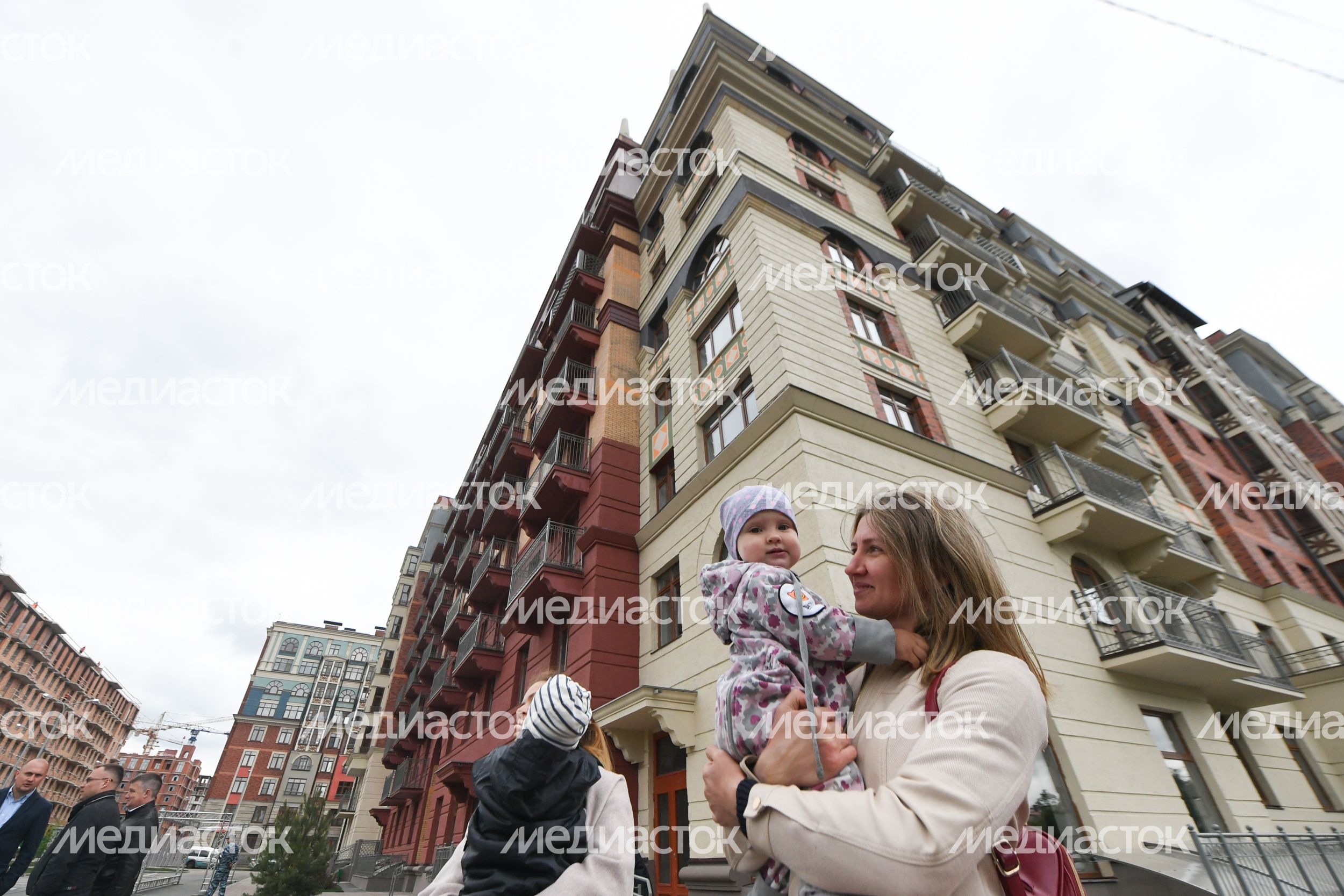 Рабочий визит Андрея Воробьева в ЖК «Видный город» в Ленинском районе обанкротившейся компании Urban Group Рабочий визит Андрея Воробьева в ЖК «Видный город» в Ленинском районе обанкротившейся компании Urban Group