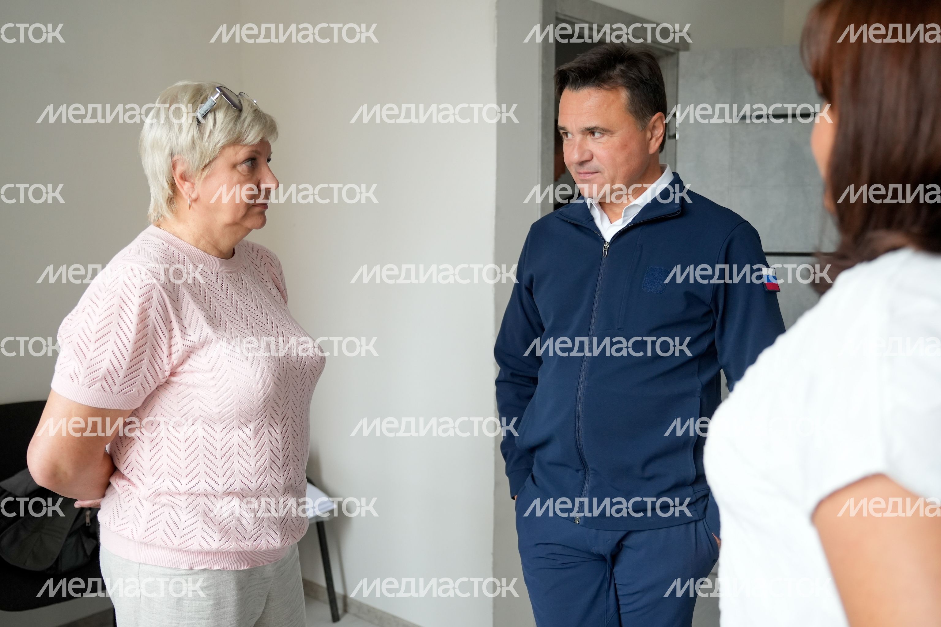 Андрей Воробьев приехал на стройплощадку многоквартирного дома на улице Гоголя в Лосино-Петровском