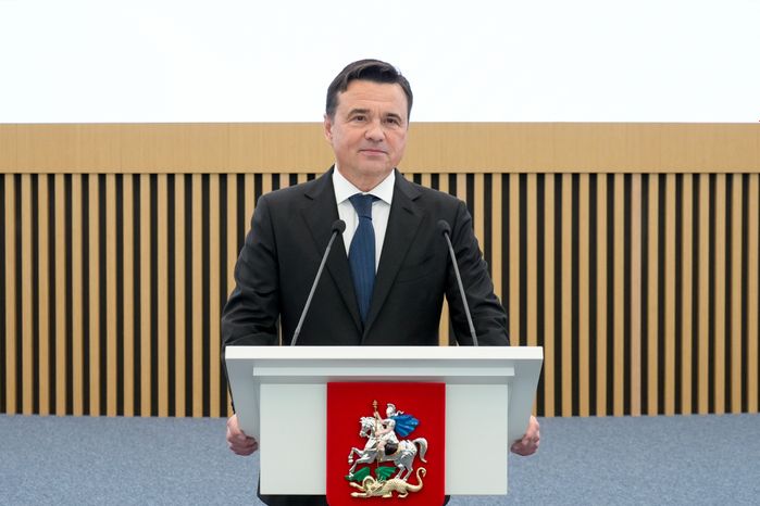 Андрей Воробьев вручил первые паспорта гражданина РФ юным жителям Подмосковья