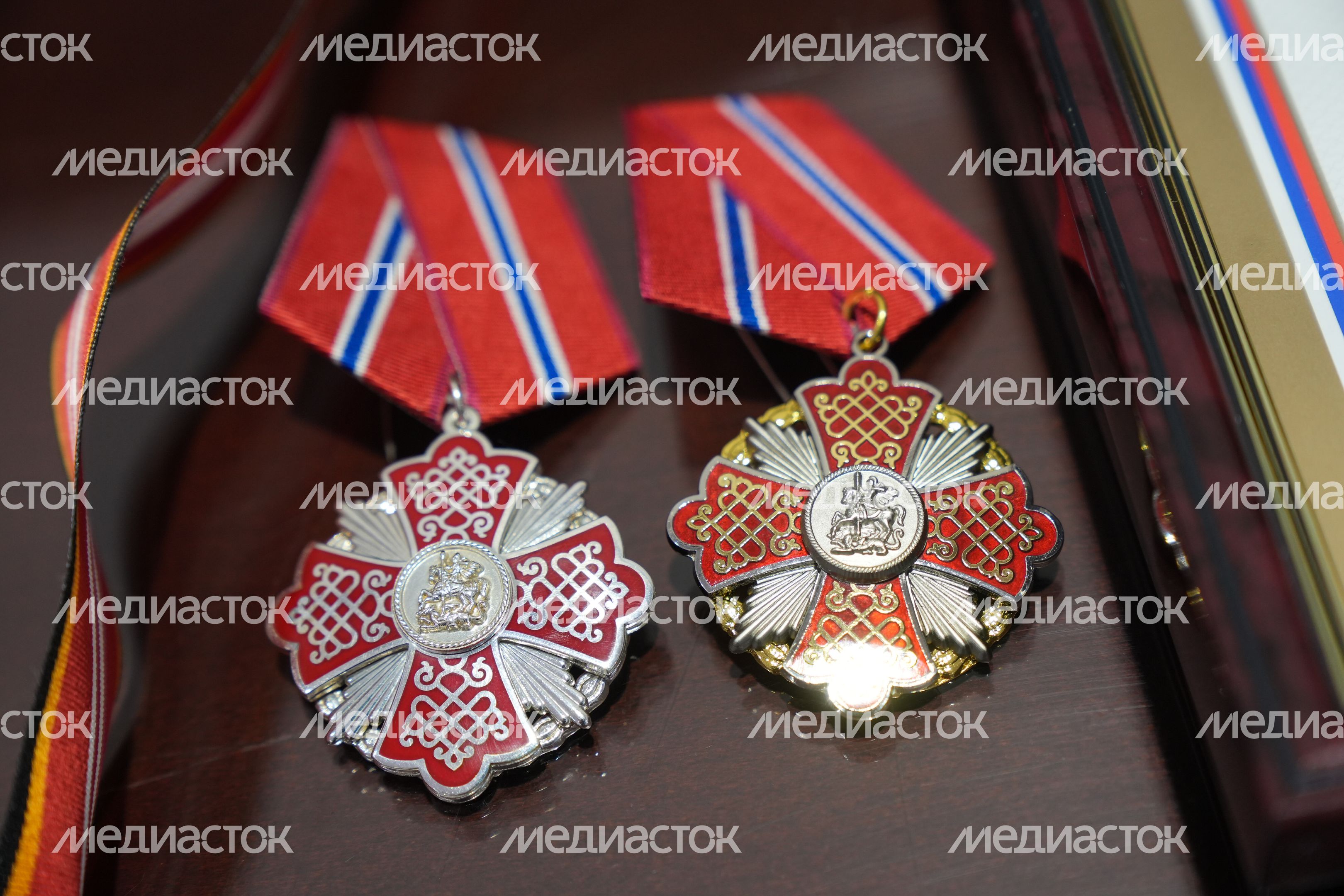 Знаки "За заслуги перед Московской областью" Знаки "За заслуги перед Московской областью"