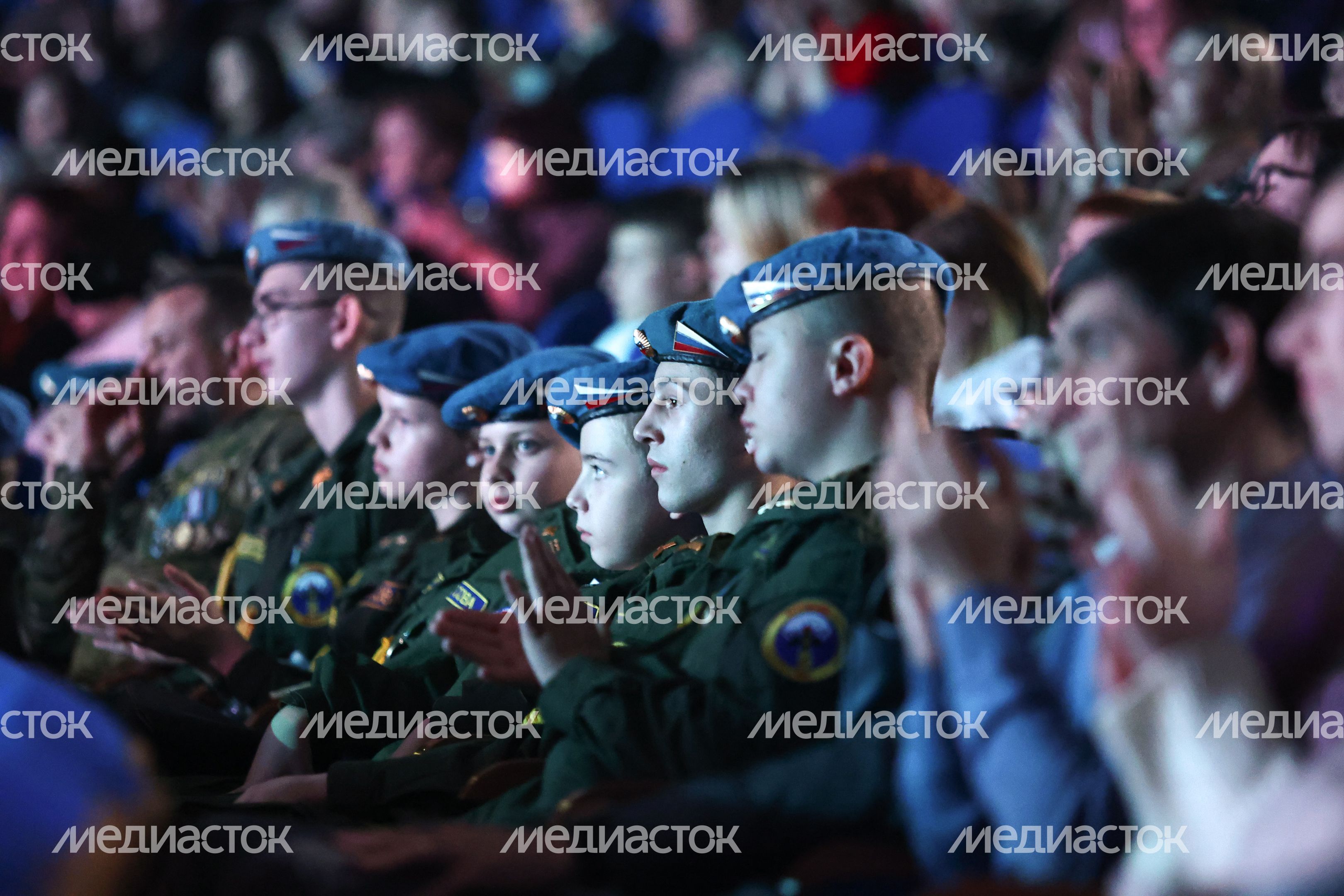 Награждение Губернатором лауреатов губернаторской премии «Мы рядом. Доброе дело»
