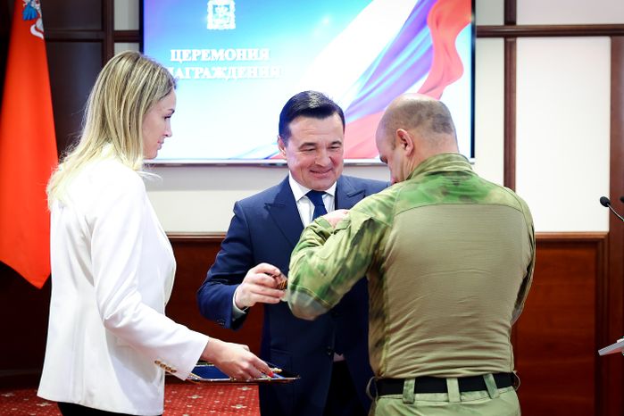 Награждение добровольцев из отряда «БАРС» Губернатором Подмосковья