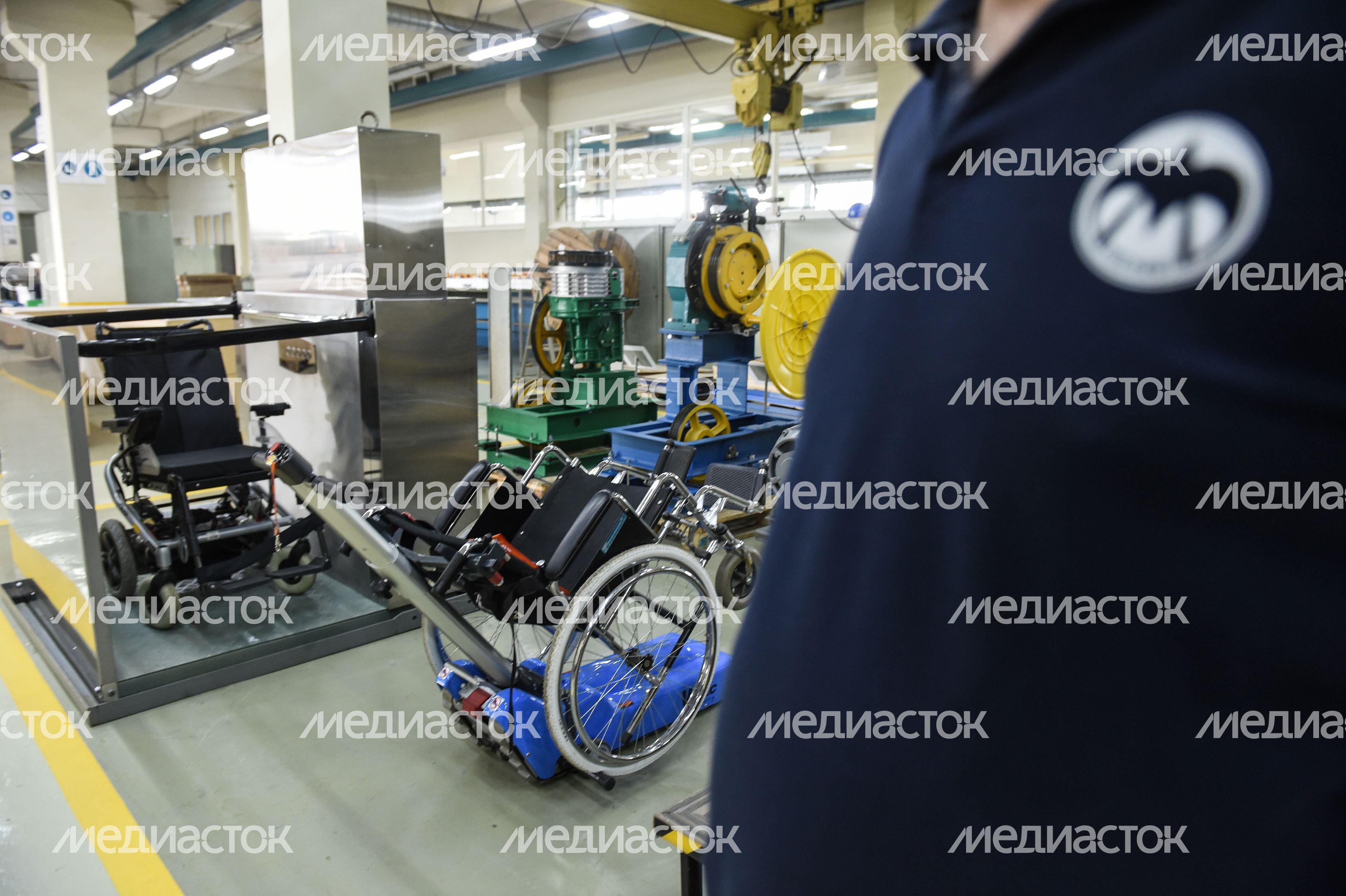 Экскурсия для студентов на производство Мослифт