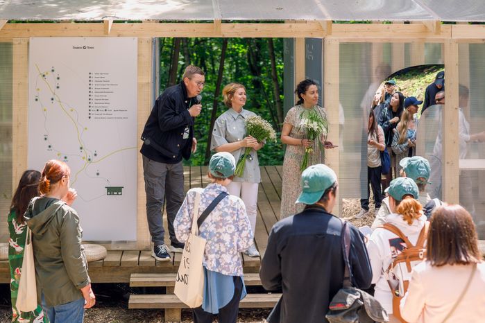 Прогулка по художественно-терапевтической тропе «Лес» в Горках Ленинских