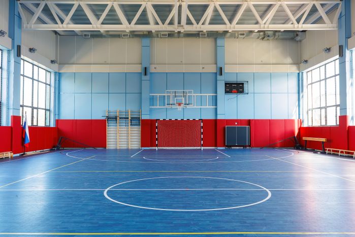 Спортивный зал для уроков физкультуры в новом корпусе средней школы №14 в Коломне