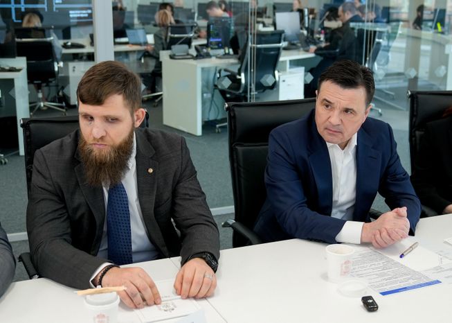 Андрей Воробьев встретился с членами Общественного совета образовательной программы "Герои Подмосковья"
