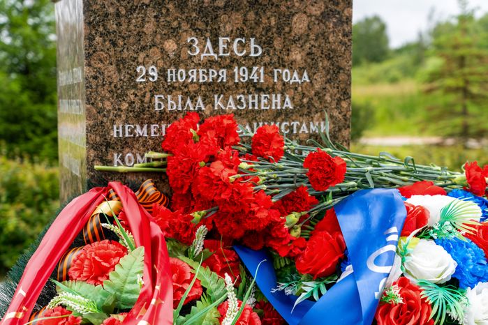 Памятник на месте казни Зои Космодемьянской в Рузском округе