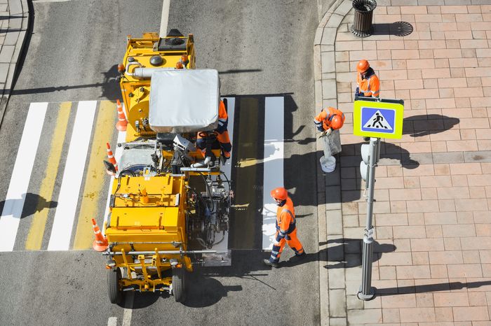 Нанесение дорожной разметки в Москве