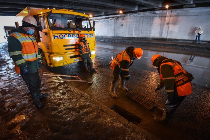 Ликвидация последствий резкого потепления в Москве