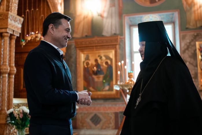 Андрей Воробьев навестил воспитанниц детского приюта-пансиона при Покровском Хотьковском женском монастыре
