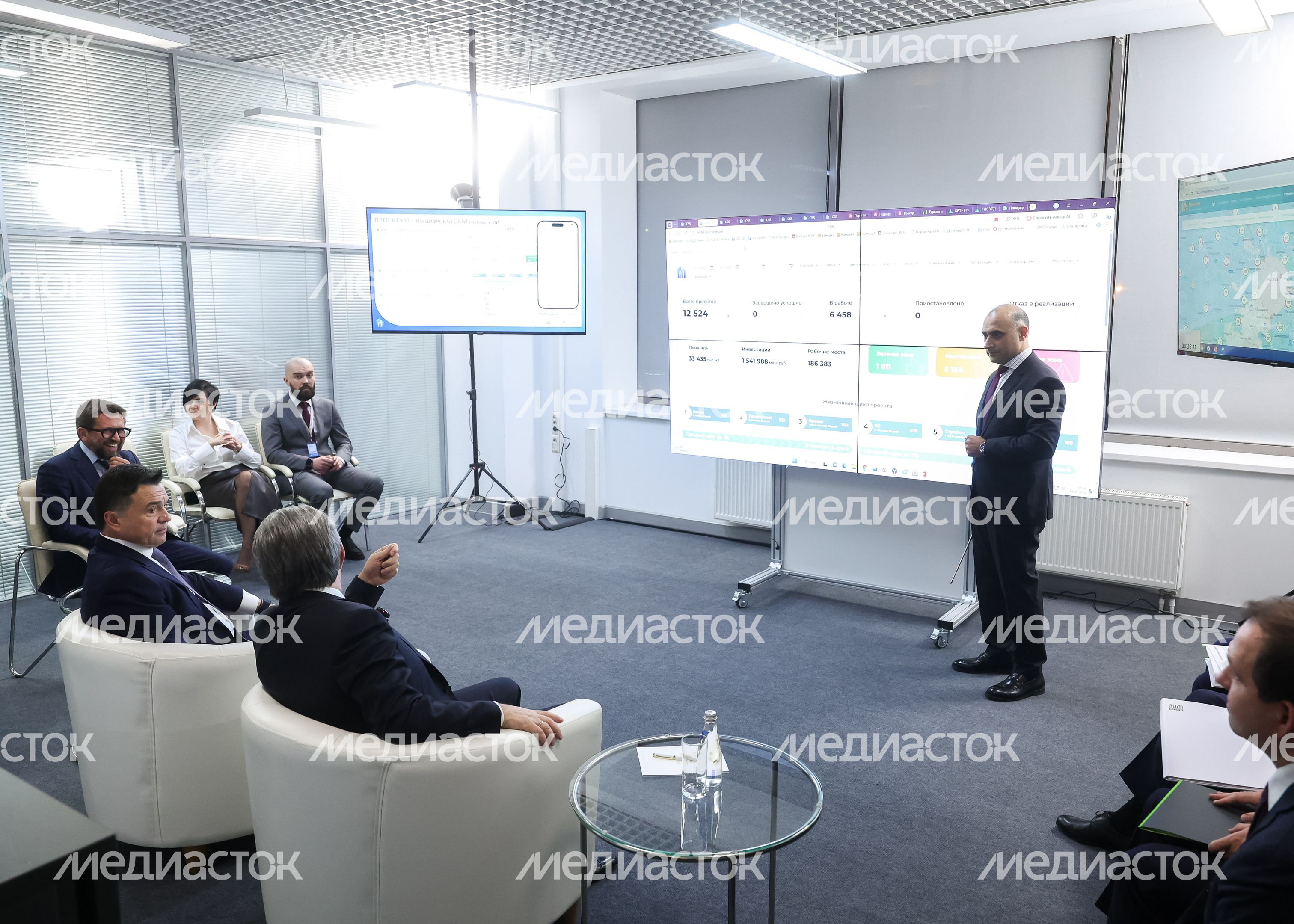 Андрей Воробьев продемонстрировал Виталию Мутко работу подмосковного ЦСС Андрей Воробьев продемонстрировал Виталию Мутко работу подмосковного ЦСС