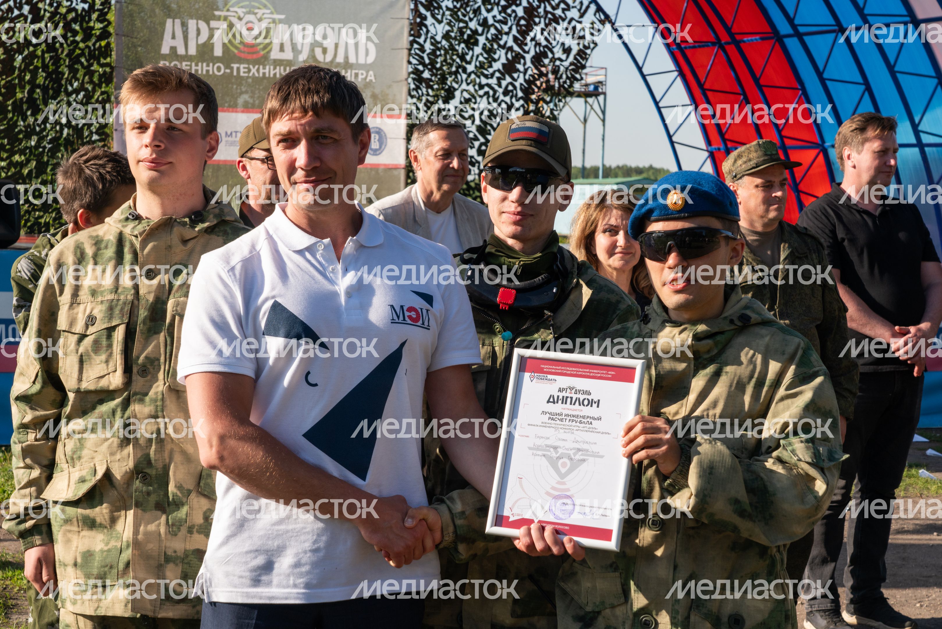Военно-техническая игра "Арт-дуэль-2024" на аэродроме Волосово Военно-техническая игра "Арт-дуэль-2024" на аэродроме Волосово